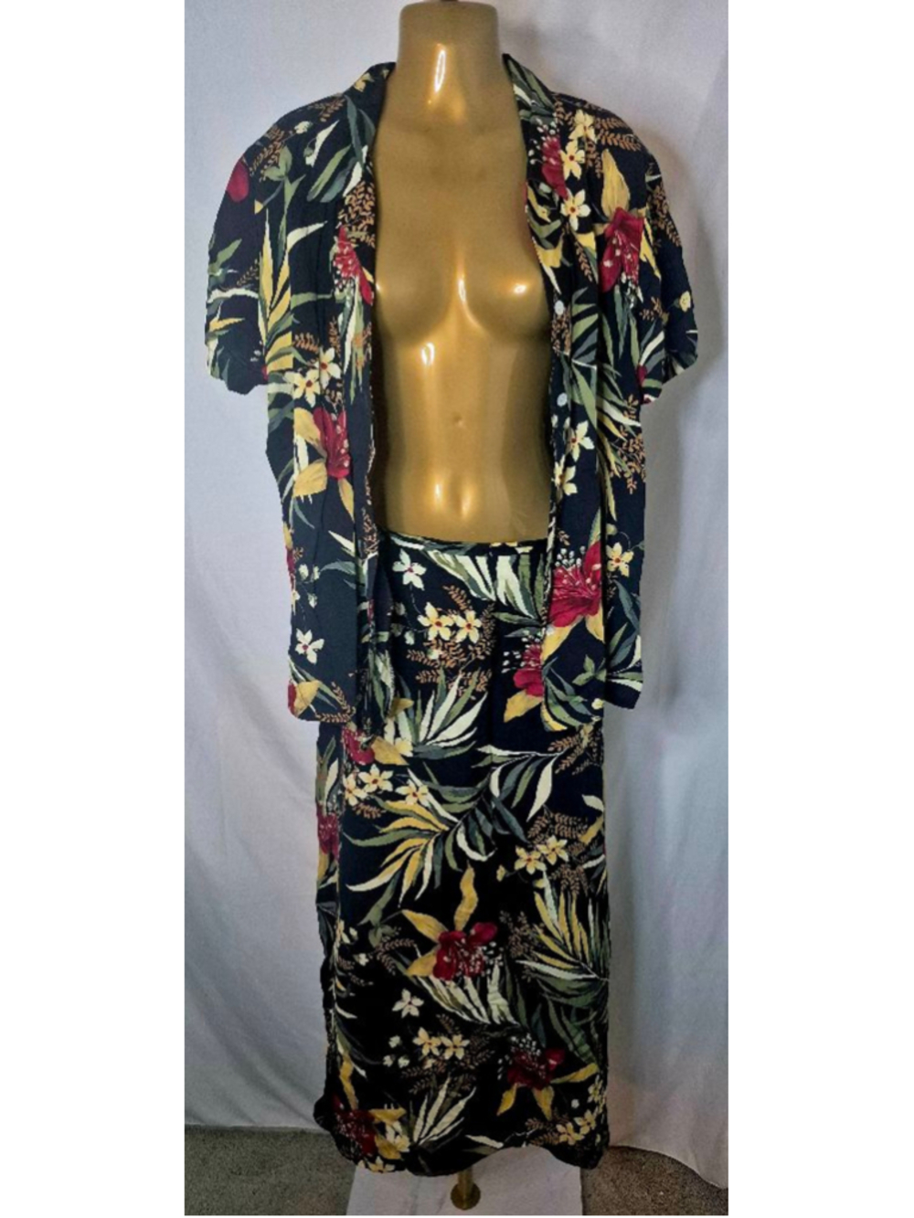 Women's Requirements Petite Black Red Floral Skirt Set LP